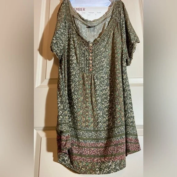 Faded glory sz-12/14, pheasant top- subtle colors, faux buttons, pleated bodice - Picture 1 of 16